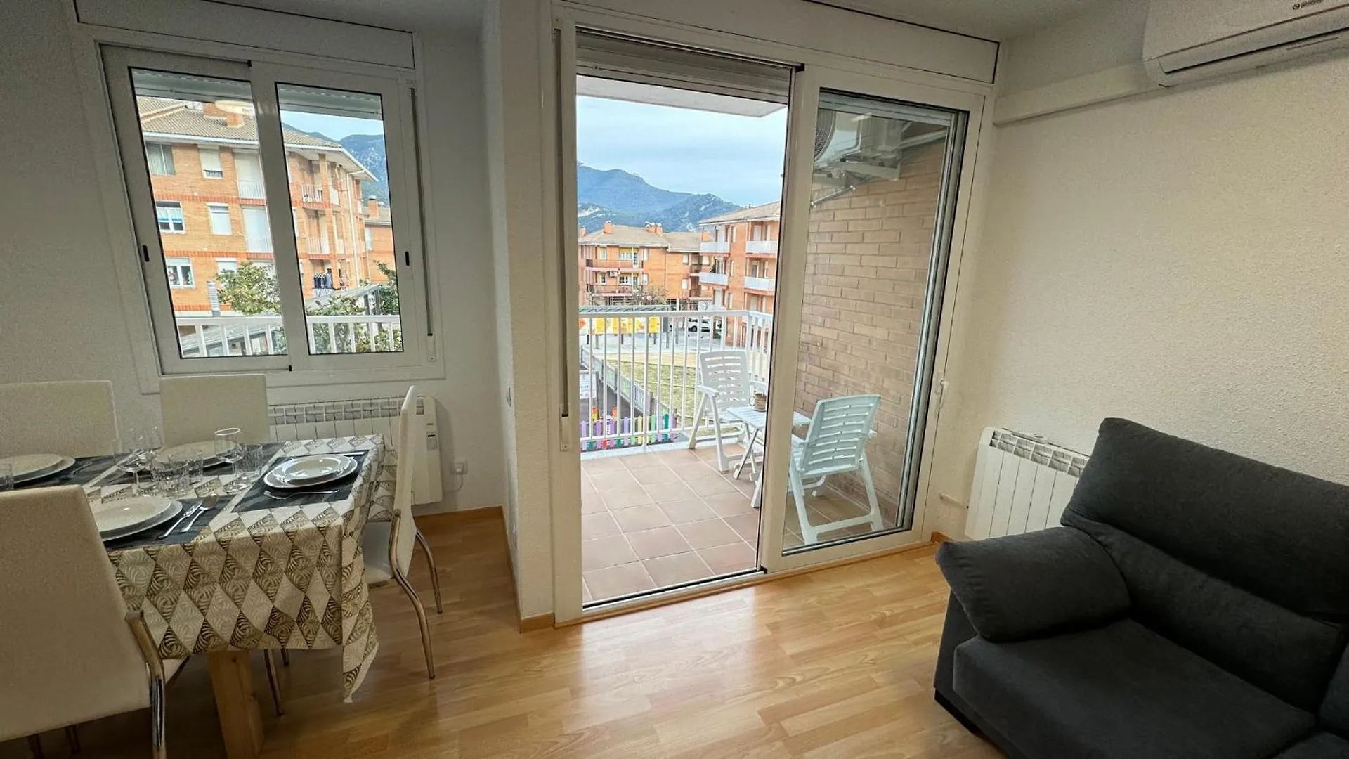 Apartment Apartament Per 6 Al Bergueda Sant Jordi de Cercs